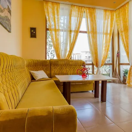 Comfortable 2bedroom With Kitchen In Dafinka Eu Apartment