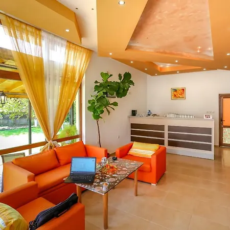 Comfortable 2bedroom With Kitchen In Dafinka Eu Apartment