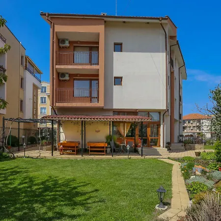 Comfortable 2bedroom With Kitchen In Dafinka Eu Apartment