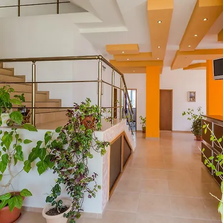 Comfortable 2bedroom With Kitchen In Dafinka Eu Apartment