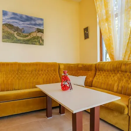Comfortable 2bedroom With Kitchen In Dafinka Eu