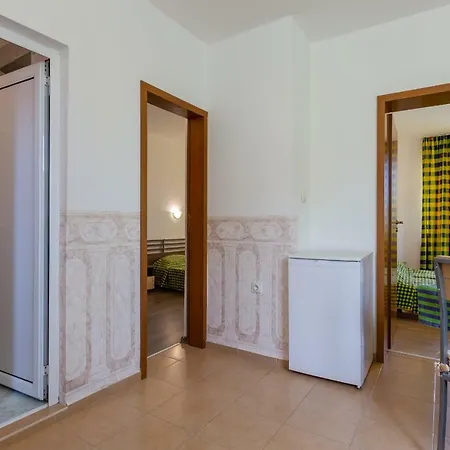 Apartment Comfortable 2bedroom With Kitchen In Dafinka Eu